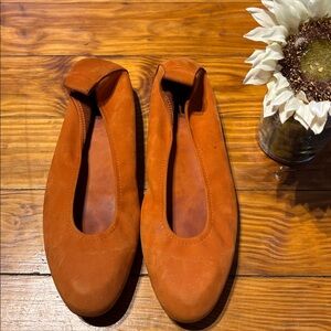 ❤️ Arche Flats, France. Orange.  
Women's Flats, soft suede leather.